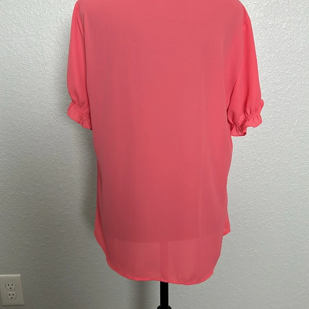 Woman’s Karl Lagerfeld v-neck button-up top. Size large. Excellent condition! - Picture 5 of 7
